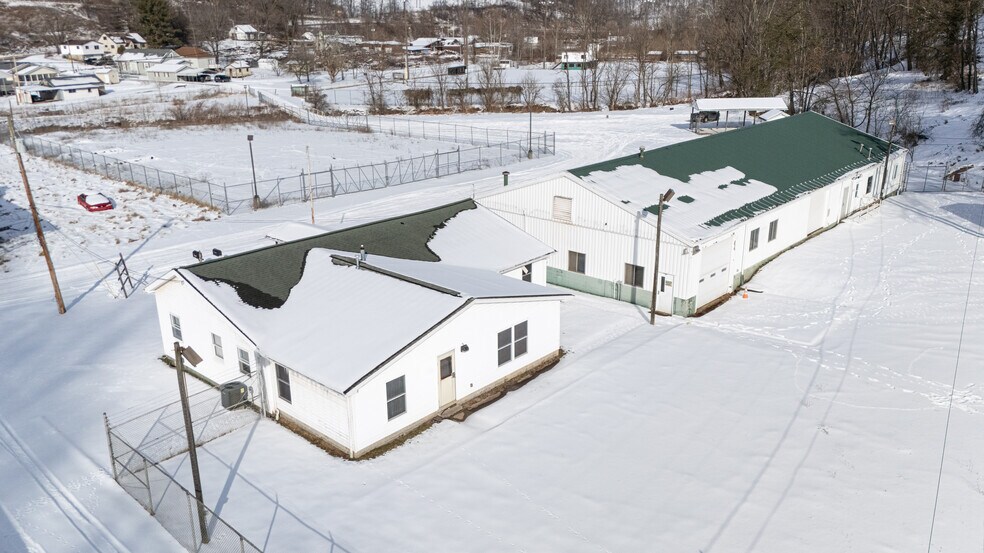 More Photos Of 123 Turkey Run Rd, Salem Distribution For Sale