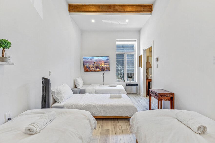 More Photos Of 1023 Rue Berri, Montréal Apartments For Sale