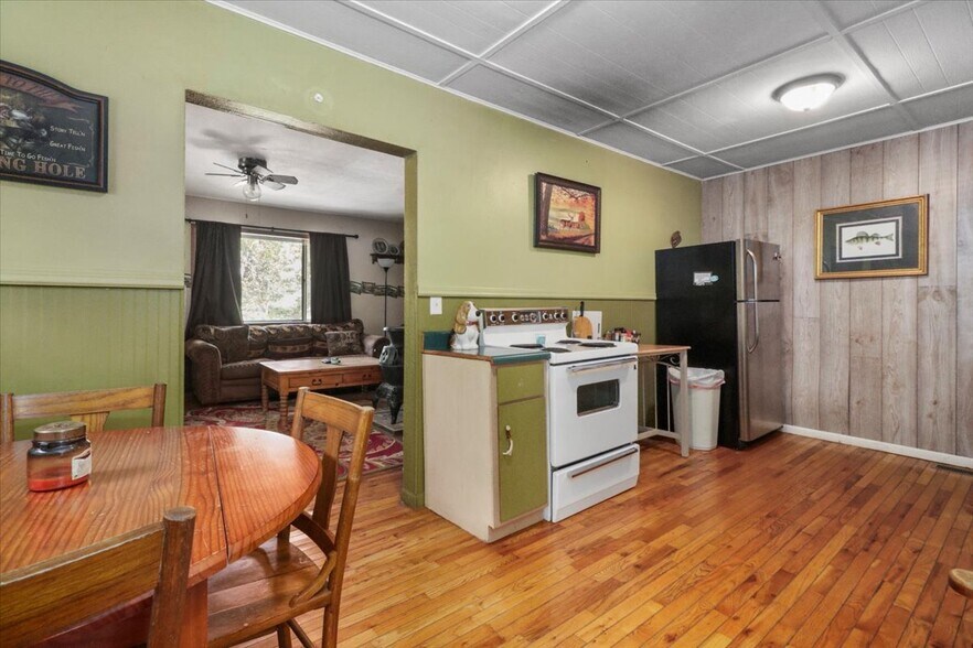 More Photos Of 1300 County Road 113 rd, Alton Specialty For Sale