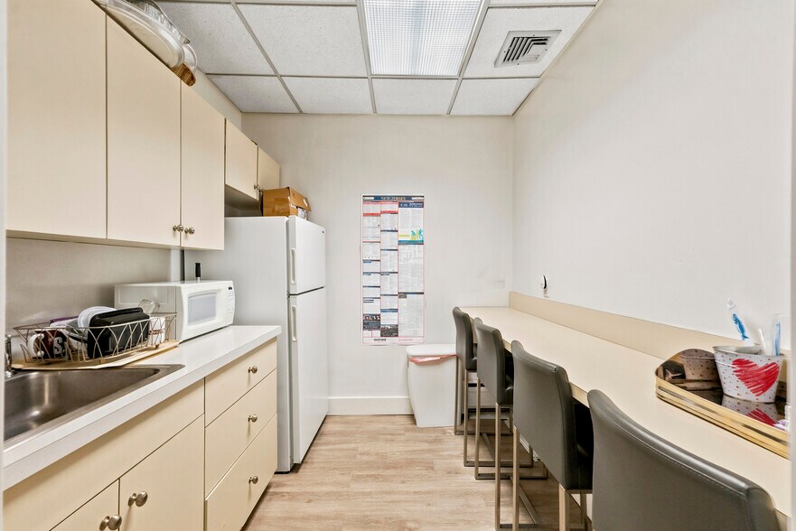 More Photos Of 89 Valley Rd, Montclair Medical For Sale