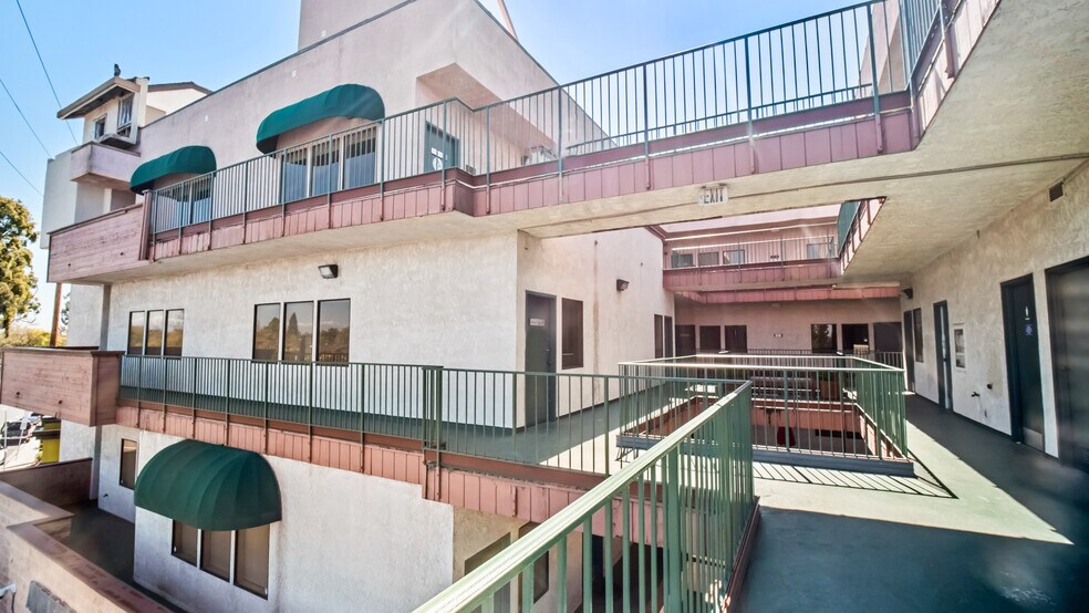 More Photos Of 5500 Atherton St, Long Beach Medical For Lease