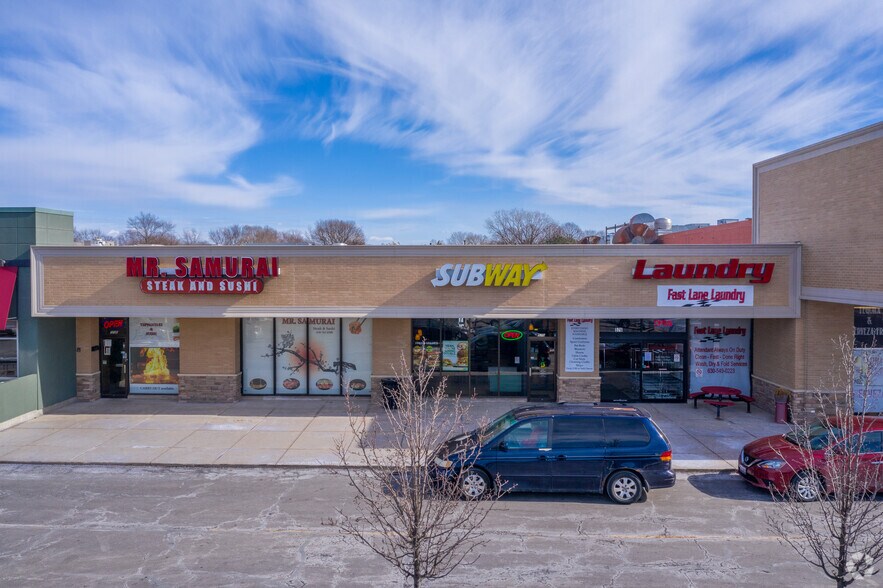 More Photos Of 546-584 S Randall Rd, Saint Charles Unknown For Lease