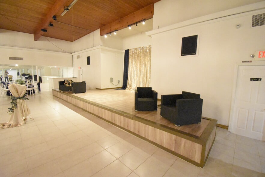 More Photos Of 401 Pennsylvania St, South Houston Lodge Meeting Hall For Sale