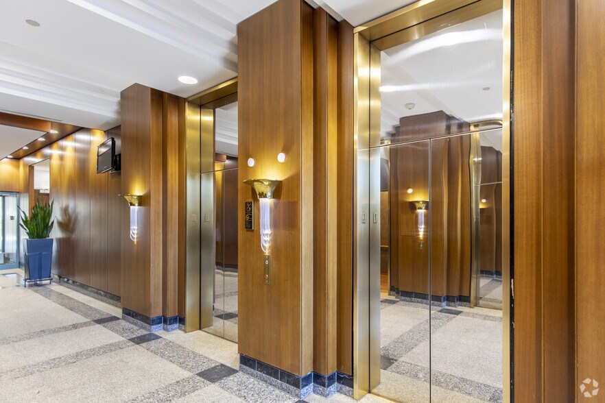 More Photos Of 615 Elsinore Pl, Cincinnati Office For Lease