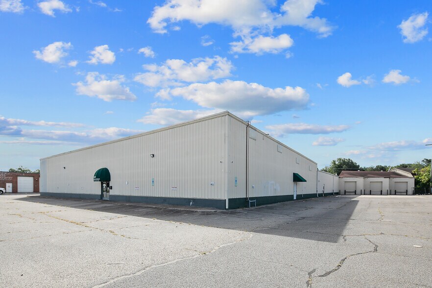 More Photos Of 2858 Owen Dr, Fayetteville Distribution For Sale