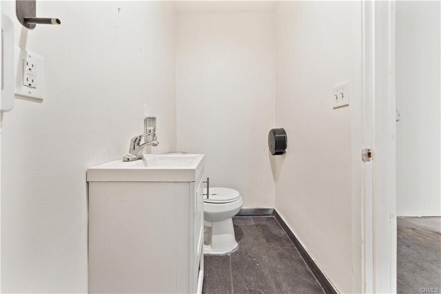 More Photos Of 6412 Whittier Blvd, East Los Angeles Storefront Retail Residential For Sale