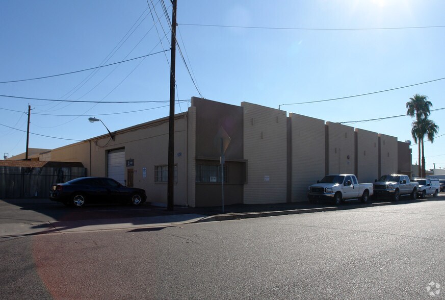 More Photos Of 2545 W Holly St, Phoenix Manufacturing For Lease