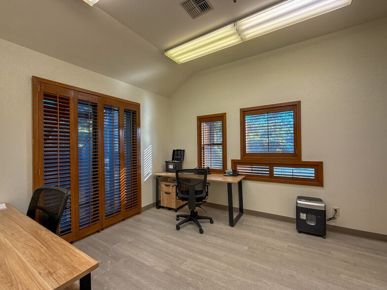 More Photos Of 101 Wikiup Dr, Santa Rosa Office For Sale