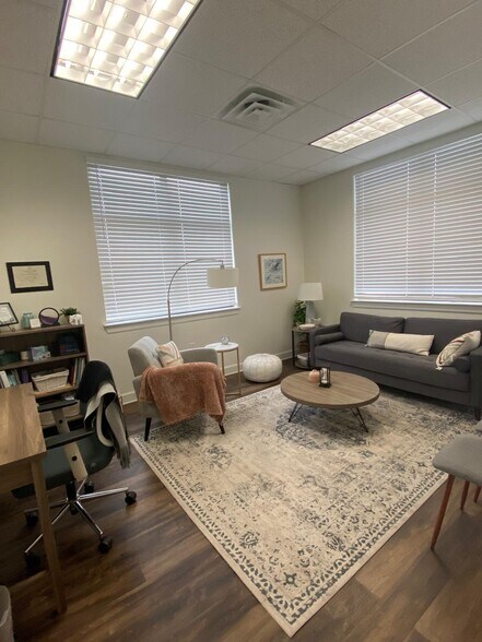 More Photos Of 12930 Dairy Ashford Rd, Sugar Land Medical For Lease