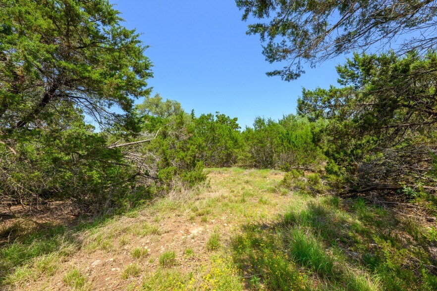 More Photos Of 1410 Live Oak Rd, Leander Showroom For Sale
