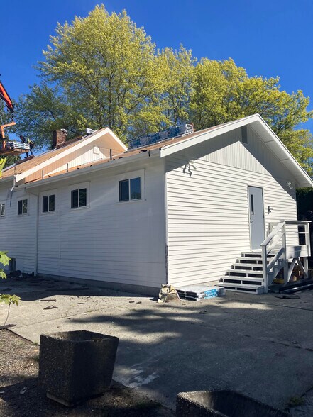 More Photos Of 3218 Nassau St, Everett Medical For Lease