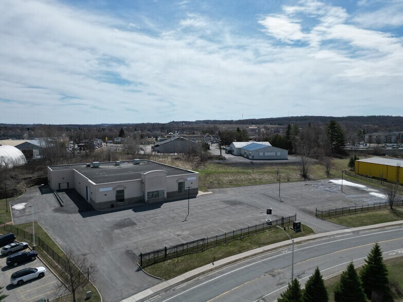 More Photos Of 2747 Chamberland St, Rockland Freestanding For Lease