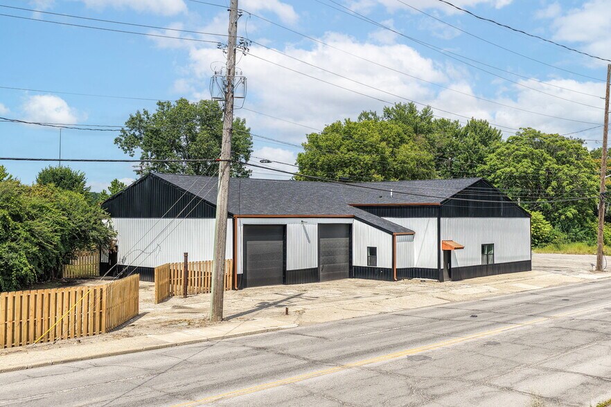 Primary Photo Of 3910 E 21st St, Indianapolis Auto Repair For Sale