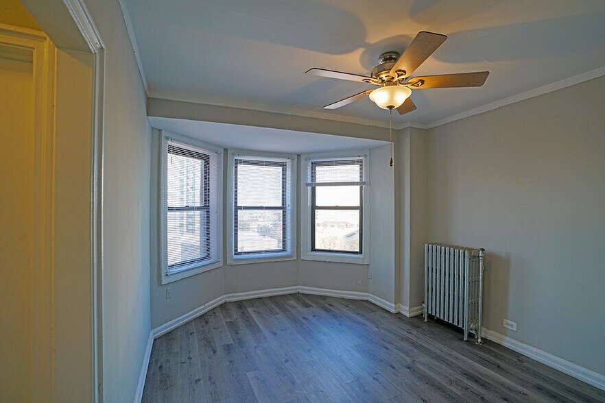 More Photos Of 5240 N Sheridan Rd, Chicago Apartments For Lease