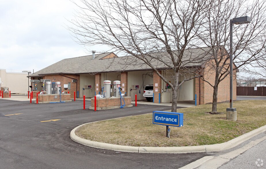 Primary Photo Of 8260 Sancus Blvd, Westerville Carwash For Sale