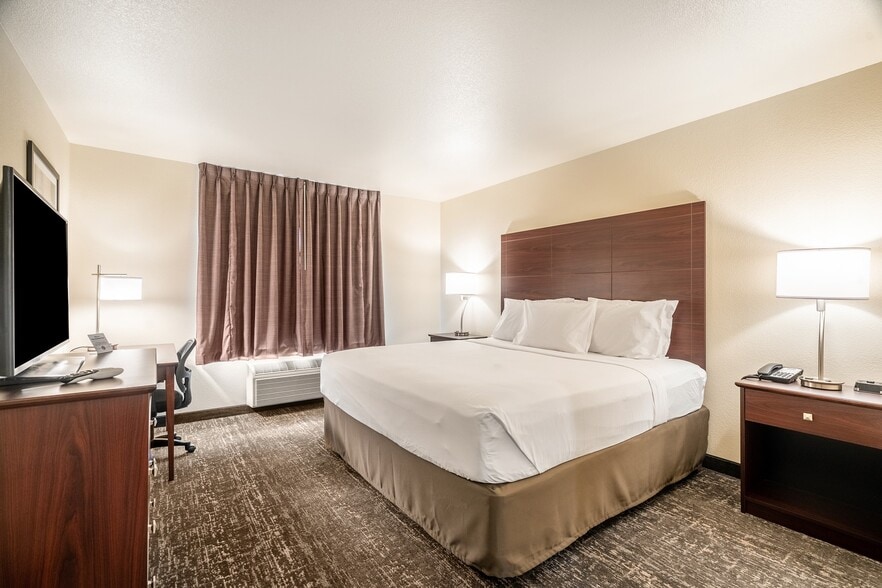 More Photos Of 1400 N Us Highway 385, Andrews Hotel For Sale