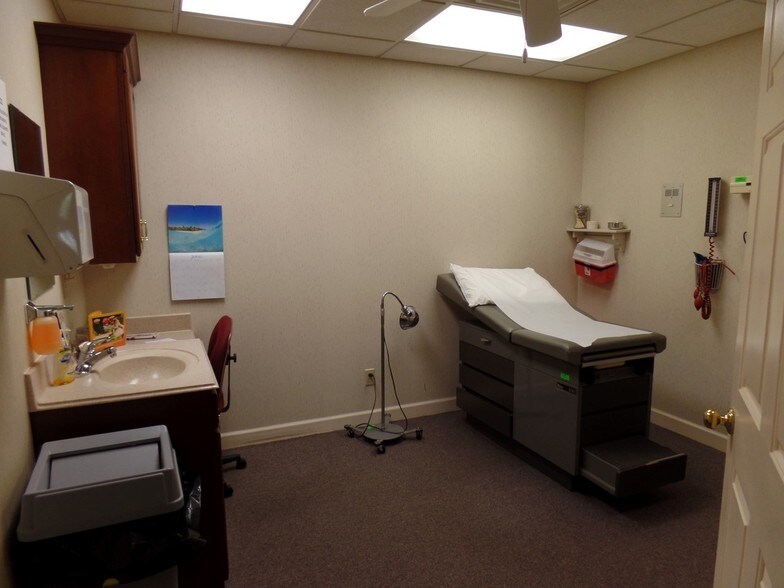 More Photos Of 316 E Harper St, Troy Medical For Sale