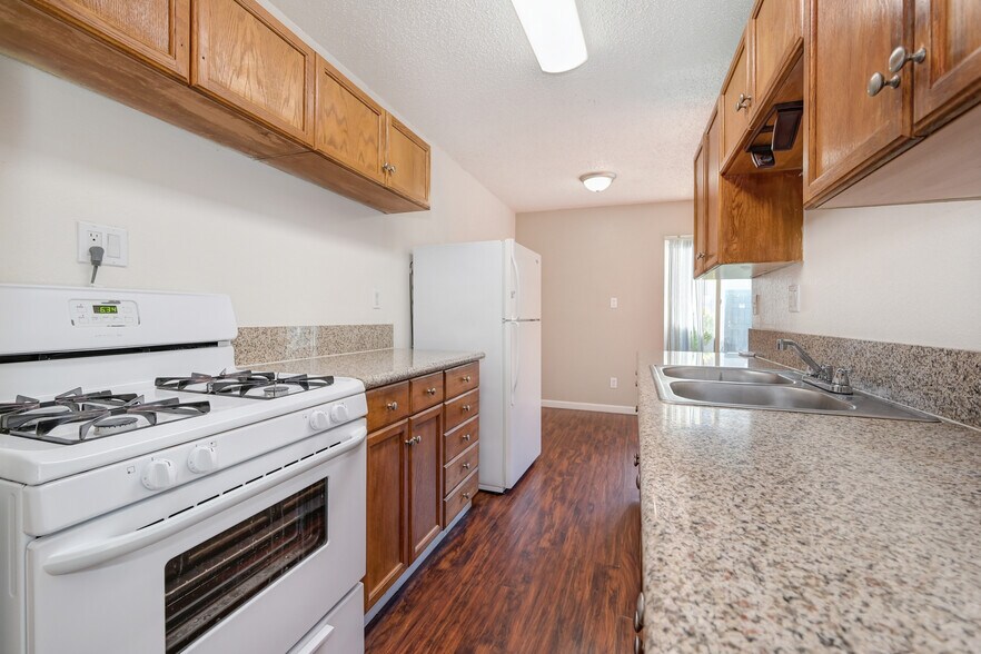 More Photos Of 10501 Croetto Way, Rancho Cordova Apartments For Sale