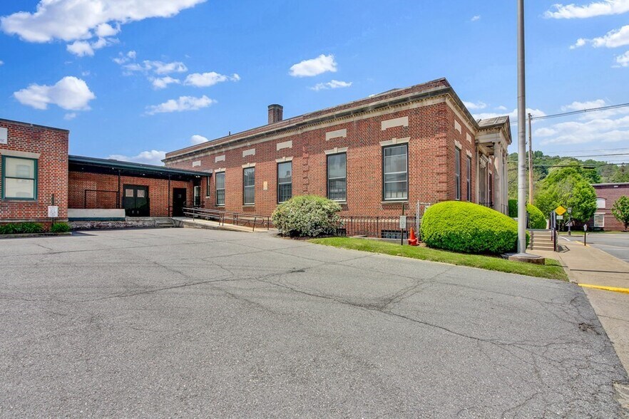 More Photos Of 2 Waln St, Wellsboro Office For Sale