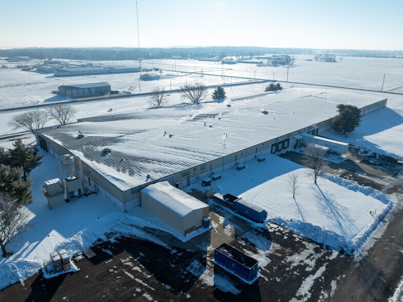 More Photos Of 3750 Industrial Dr, Carlyle Warehouse For Sale