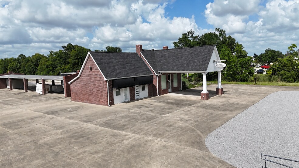 Primary Photo Of 3010 Country Club Rd, Lake Charles Loft Creative Space For Lease