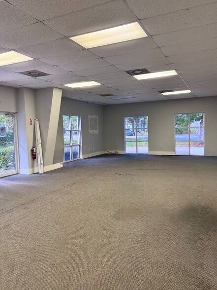 More Photos Of 9201 Brookwood Ct, Bonita Springs Showroom For Sale