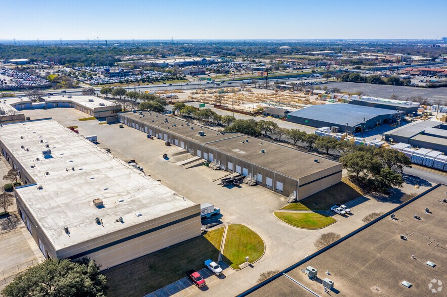 More Photos Of 12200 Crownpoint Dr, San Antonio Distribution For Lease