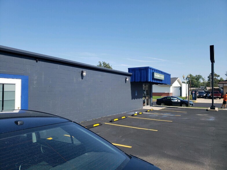 More Photos Of 105 N Main St, Pardeeville Storefront Retail Office For Lease