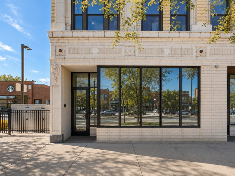 More Photos Of 5250 N Broadway St, Chicago Storefront For Lease