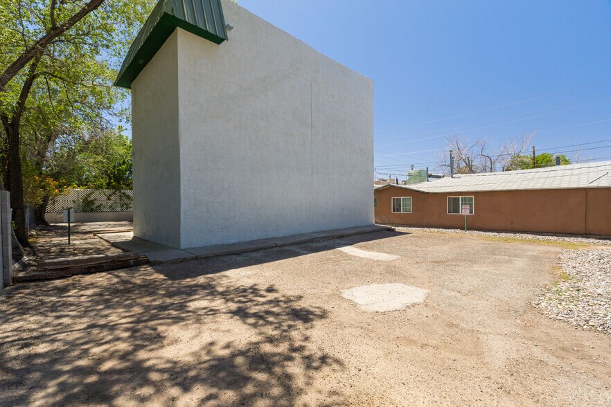 More Photos Of 2104 Lead Ave SE, Albuquerque Apartments For Sale