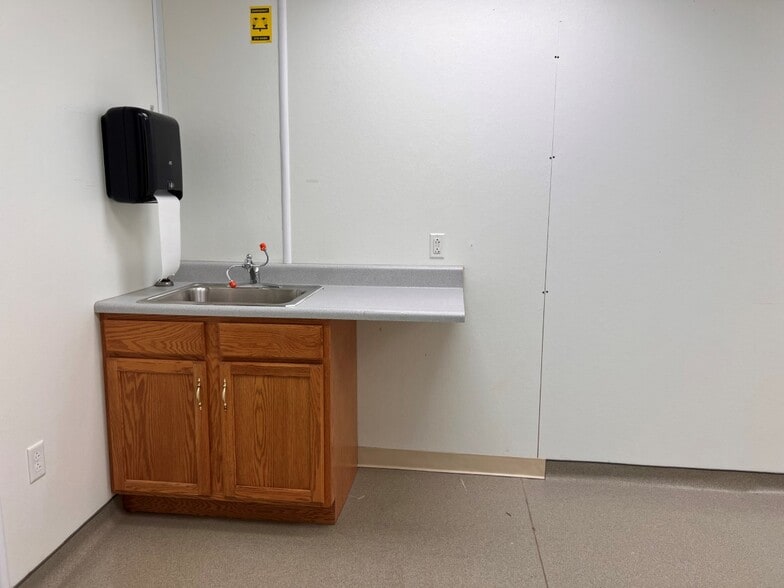 More Photos Of 1112-1128 Broadway St, Quincy Flex For Lease