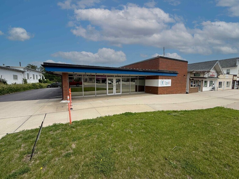 Primary Photo Of 3223 1st Ave SE, Cedar Rapids Medical For Sale