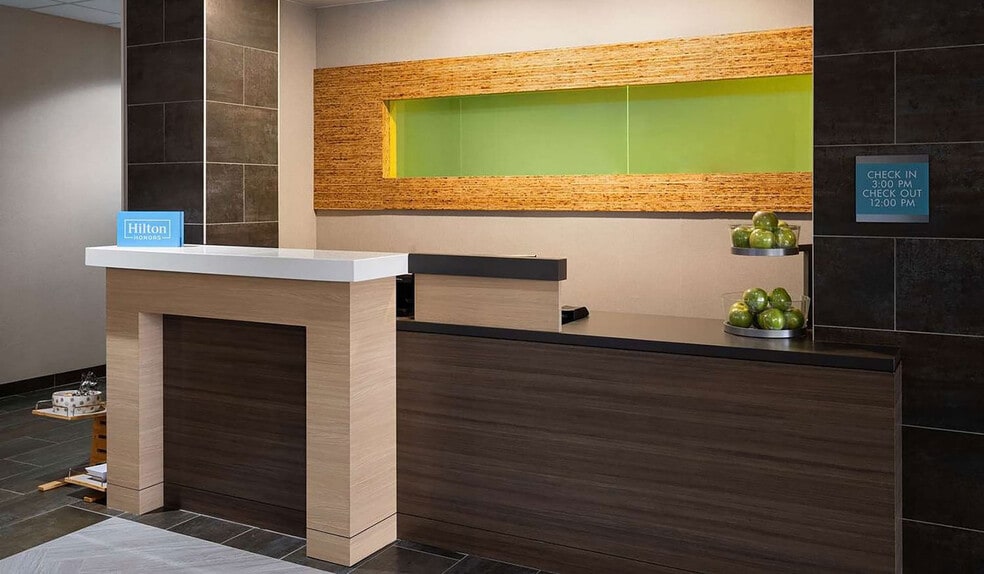 More Photos Of 9104 Keystone Crossing, Indianapolis Hotel For Sale