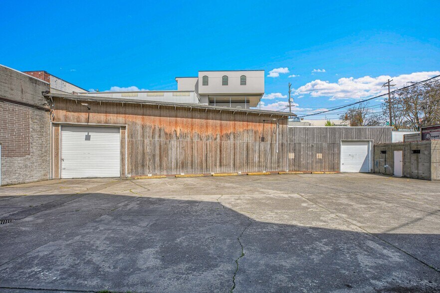 More Photos Of 679-687 N Thompson St, Portland Warehouse For Lease