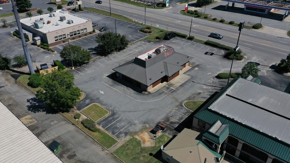 More Photos Of 251 Highway 49 N, Byron Restaurant For Lease