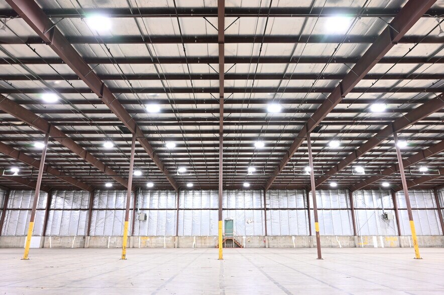 More Photos Of 680 E John St, Markesan Warehouse For Lease