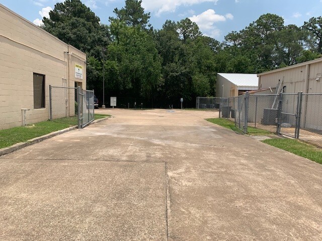 More Photos Of 11502 Cypress North Houston Rd, Cypress Light Distribution For Lease