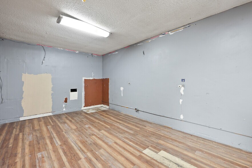 More Photos Of 310 N Long Beach Blvd, Compton Storefront Retail Office For Sale