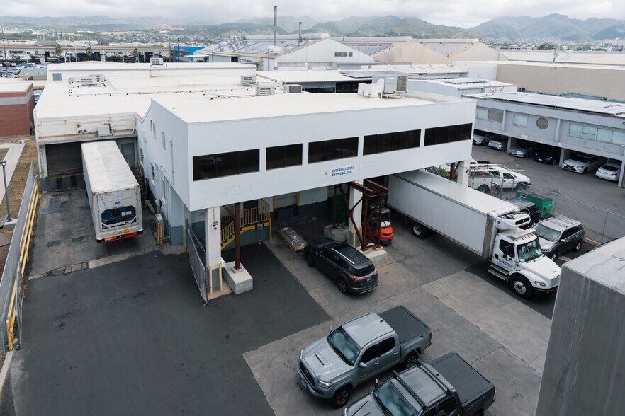 More Photos Of 2613 Waiwai Loop, Honolulu Warehouse For Sale