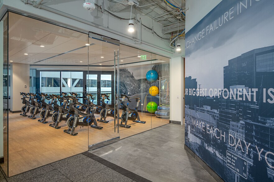More Photos Of 1099 18th St, Denver Office For Lease