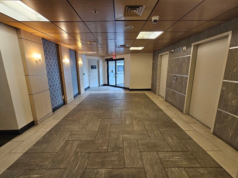 More Photos Of 935 Northern Blvd, Great Neck Medical For Lease