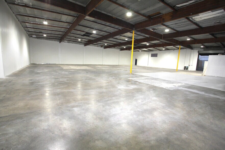 More Photos Of 1753 E 21st St, Los Angeles Warehouse For Lease