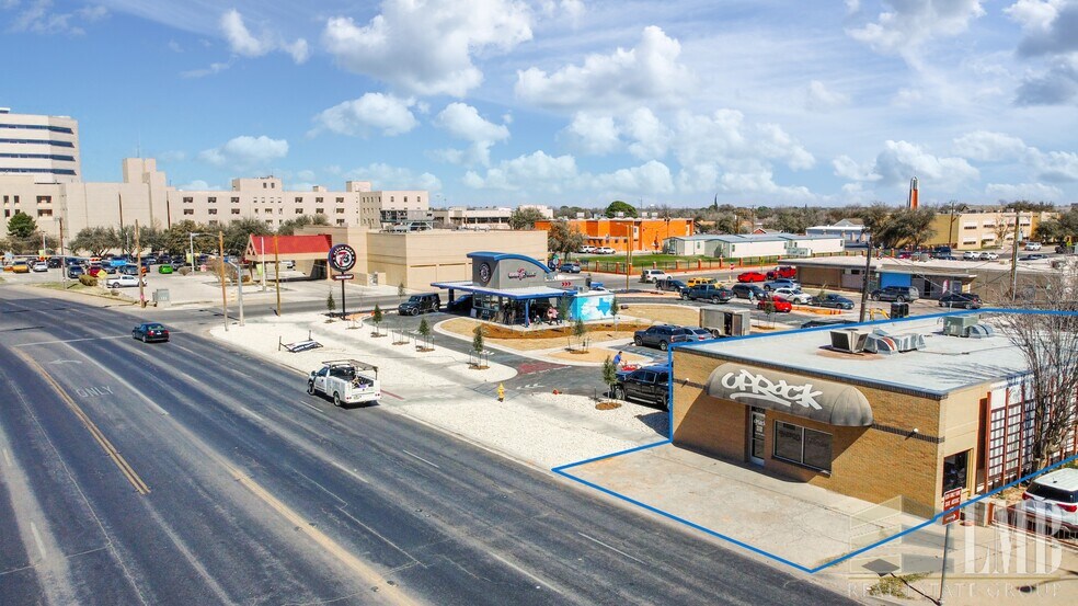More Photos Of 102 Andrews Hwy, Midland Freestanding For Lease
