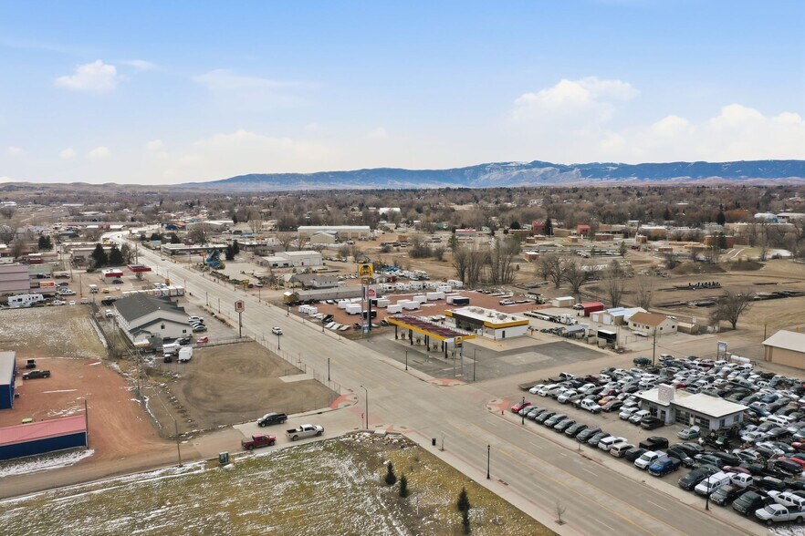 More Photos Of 2490 N Main St, Sheridan Convenience Store For Sale