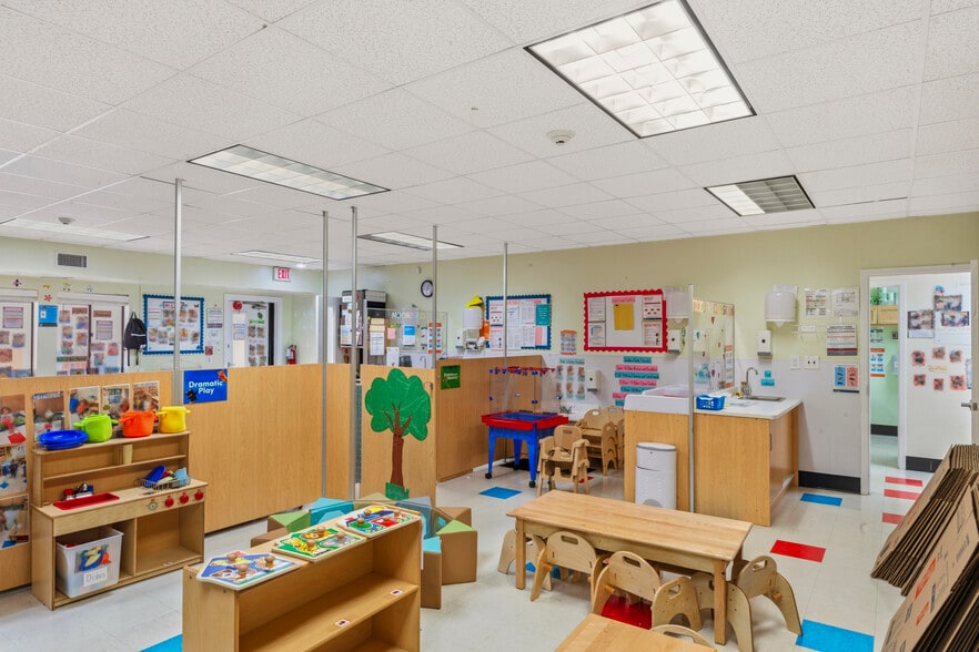 More Photos Of 83 Sugarland Run Dr, Sterling Daycare Center For Lease