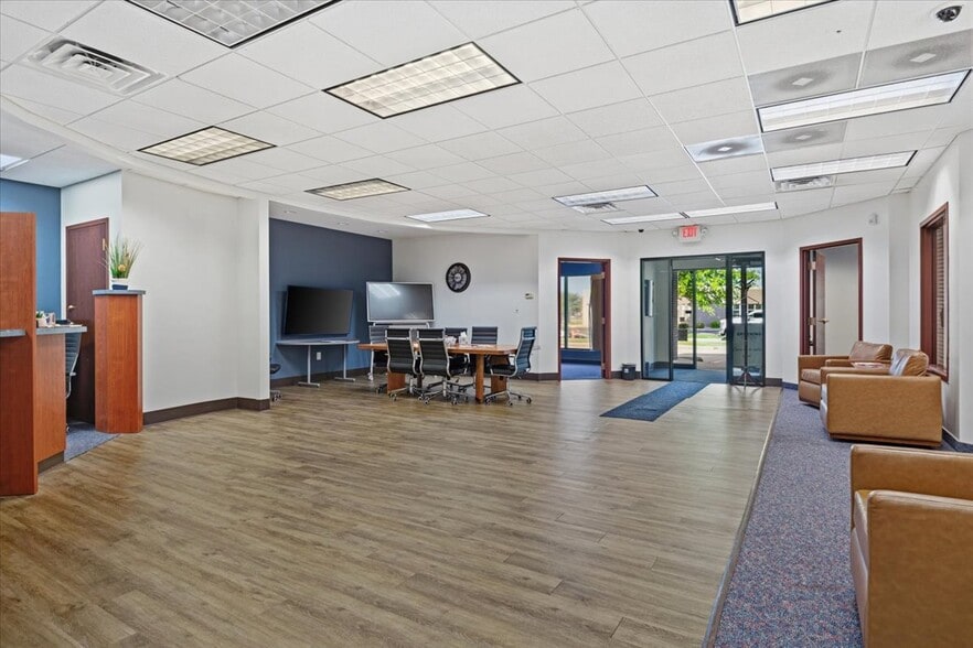 More Photos Of 1124 Centre West Dr, Springfield Office For Lease