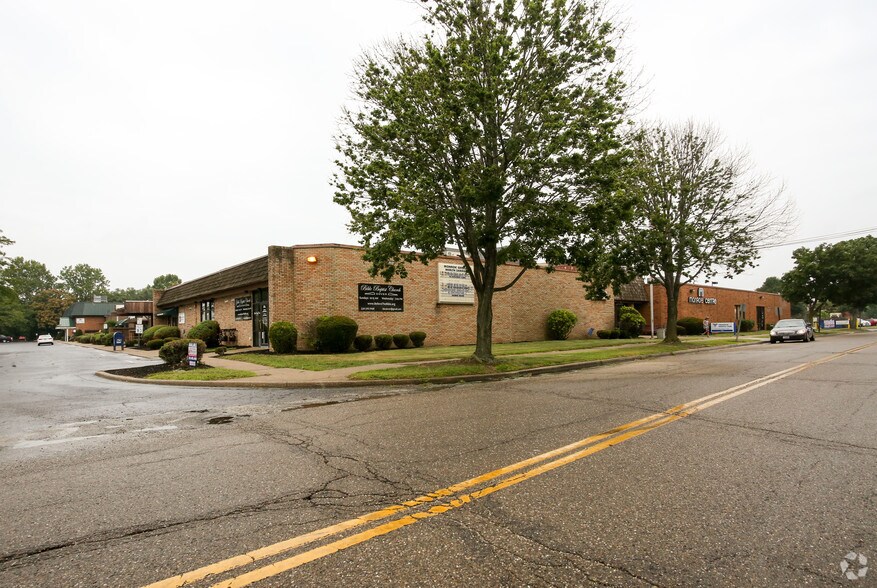 More Photos Of 1260 Monroe St NW, New Philadelphia Medical For Lease