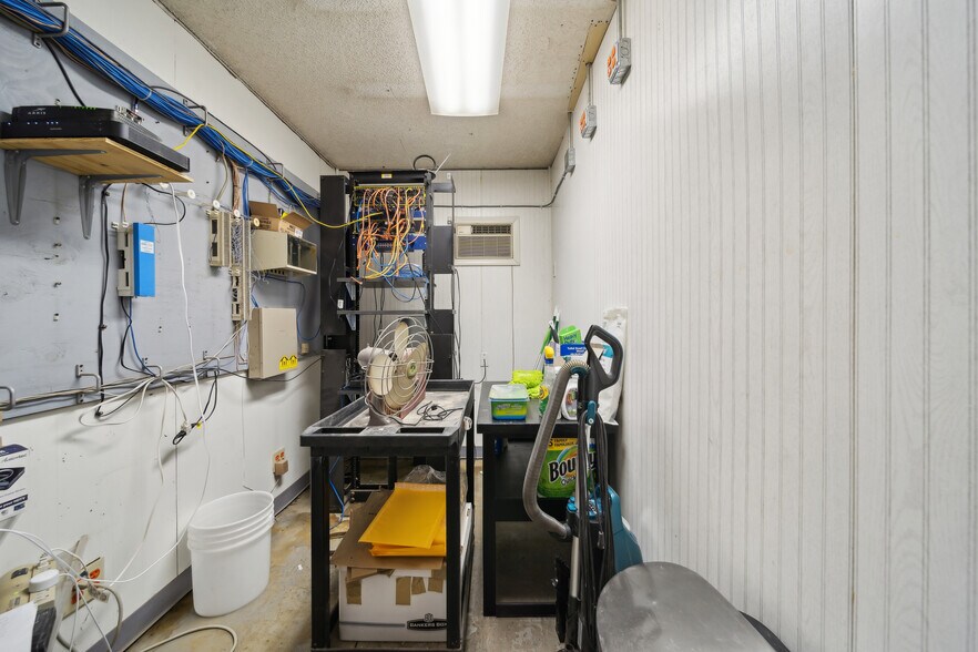 More Photos Of 4434-4437 S 74th Ave, Tulsa Warehouse For Sale