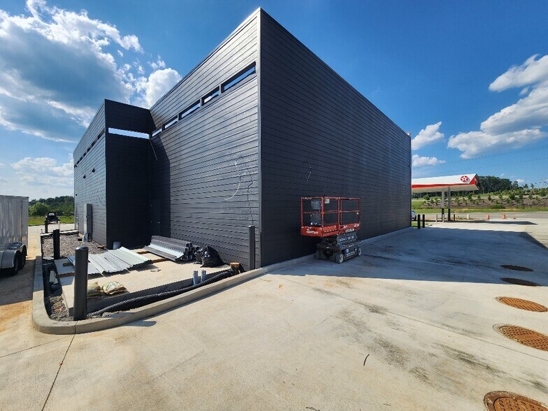 More Photos Of 1010 Academy Dr, Bessemer General Retail For Lease