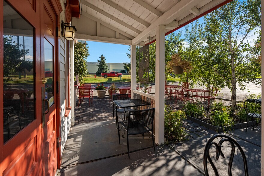 More Photos Of 2711 W College St, Bozeman Restaurant For Sale